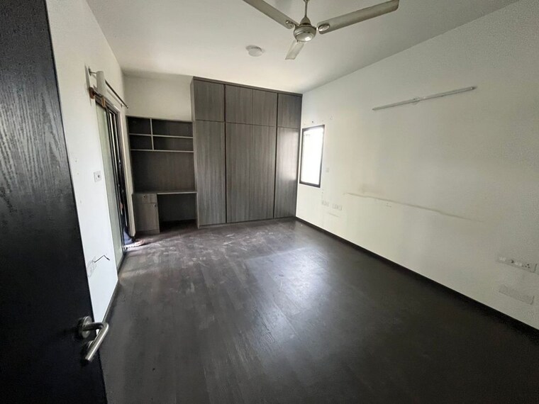 Room, puri-emerald-bay 2 Bedroom 1550 Sq.Ft. Apartment In Sector 104 Gurgaon 10463618