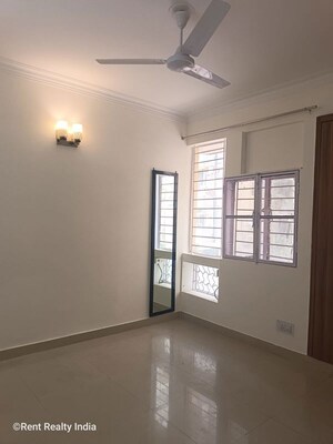 Room in 2 BHK Apartment at Vasant Kunj – for Rent