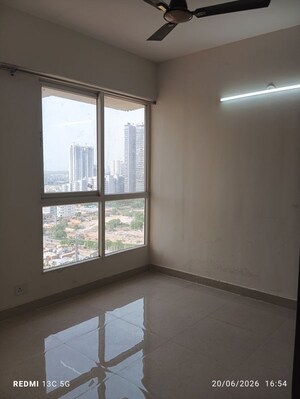 Room in 2 BHK Apartment at Signature Global Prime Phase 2, Sector 63a – for Rent