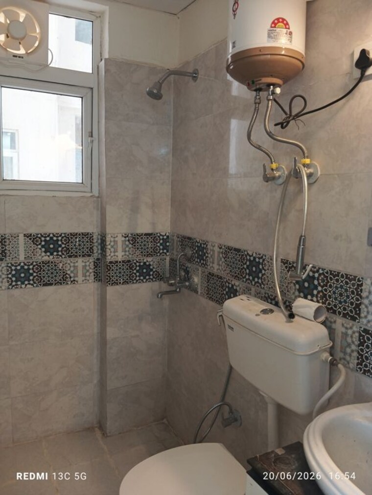 Bathroom, signature-global-prime-phase-2 2 Bedroom 1100 Sq.Ft. Apartment In Sector 63a Gurgaon 10463718