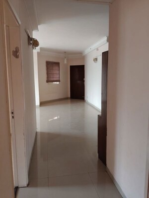 Room in 3.5 BHK Apartment at Ardee City Palm Grove Heights, Sector 52 – for Rent