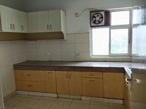Bathroom in 3.5 BHK Apartment at Ardee City Palm Grove Heights, Sector 52 – for Rent