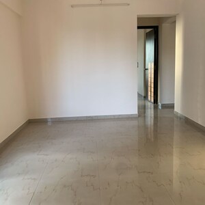 Room in 2 BHK Apartment at Sunshine Apartments Borivali, Eksar – for Rent