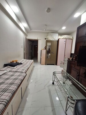 Room in 1 BHK Apartment at Supreme Imperial, Borivali West – for Sale