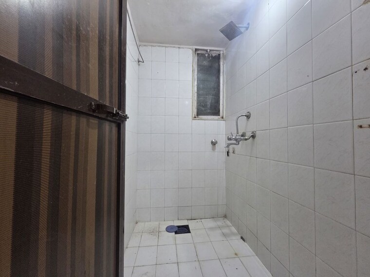 Bathroom, sai-baba-complex-goregaon 1 Bedroom 420 Sq.Ft. Apartment In Goregaon East Mumbai 10463854