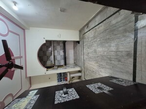 Living Room in 2.5 BHK Builder Floor at Mayur Vihar – for Rent