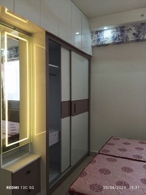 Room in 2 BHK Apartment at Signature Global Prime, Sector 63a – for Sale