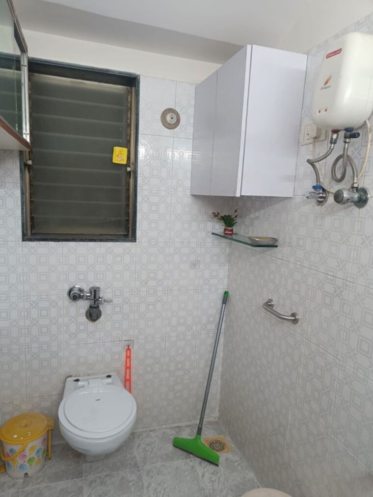Bathroom, mota-mahal-apartment 1 Bedroom 500 Sq.Ft. Apartment In Andheri West Mumbai 10463862