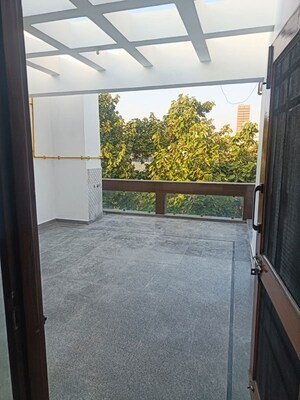 Balcony in 2.5 BHK Builder Floor at RWA Apartments Sector 30, Sector 30 – for Rent