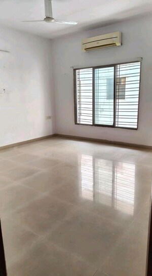 Room in 3 BHK Independent House at Manish Nagar – for Rent