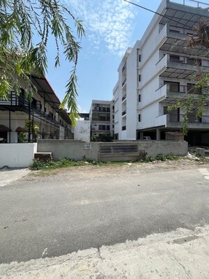  Plot For Sale in JakhaN-Rajpur Road