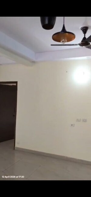 Room in 4 BHK Apartment at Siddharth Vihar – for Rent