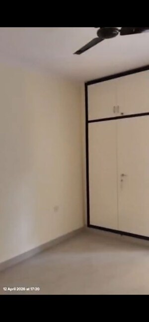Room in 4 BHK Apartment at Siddharth Vihar – for Rent