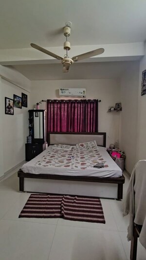 Bedroom in 2.5 BHK Apartment at Manish Nagar – for Rent