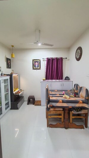 Living Room in 2.5 BHK Apartment at Manish Nagar – for Rent