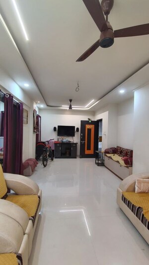 Living Room in 2.5 BHK Apartment at Manish Nagar – for Rent