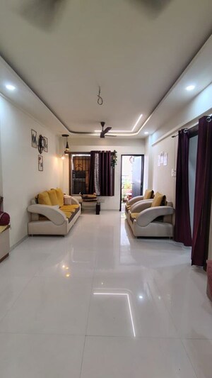 Living Room in 2.5 BHK Apartment at Manish Nagar – for Rent