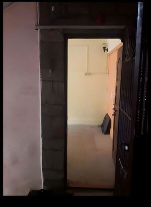 Room in 1 BHK Apartment at Thane West – for Rent