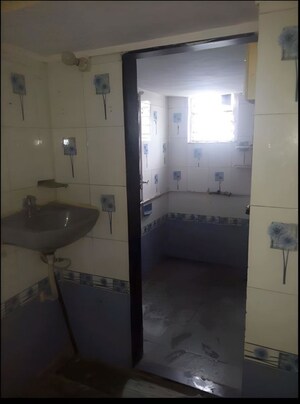 Bathroom in 1 BHK Apartment at Thane West – for Rent