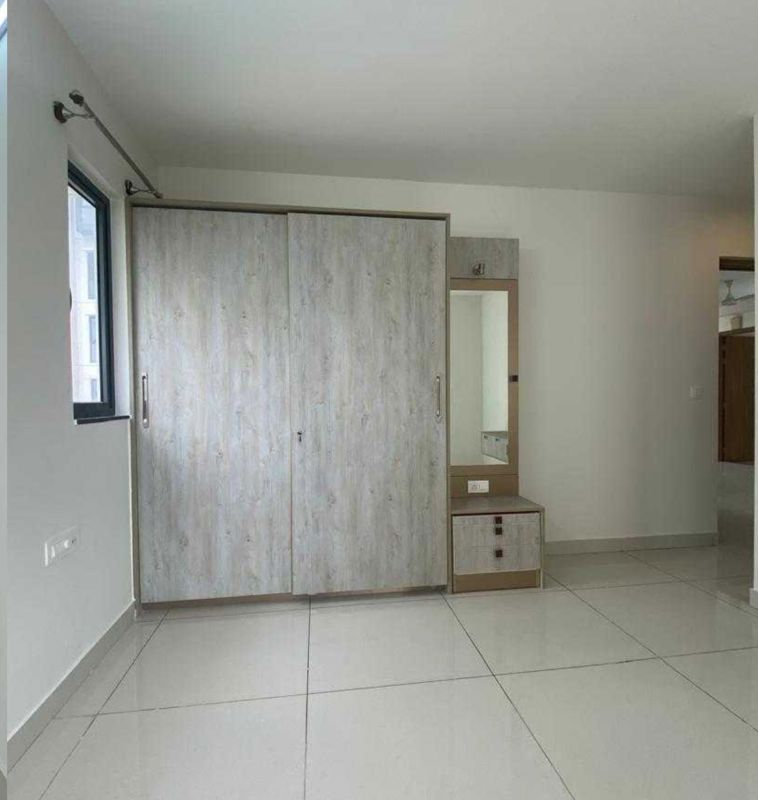 3 BHK 1600 Sq.Ft. Apartment in SNN Raj Etternia