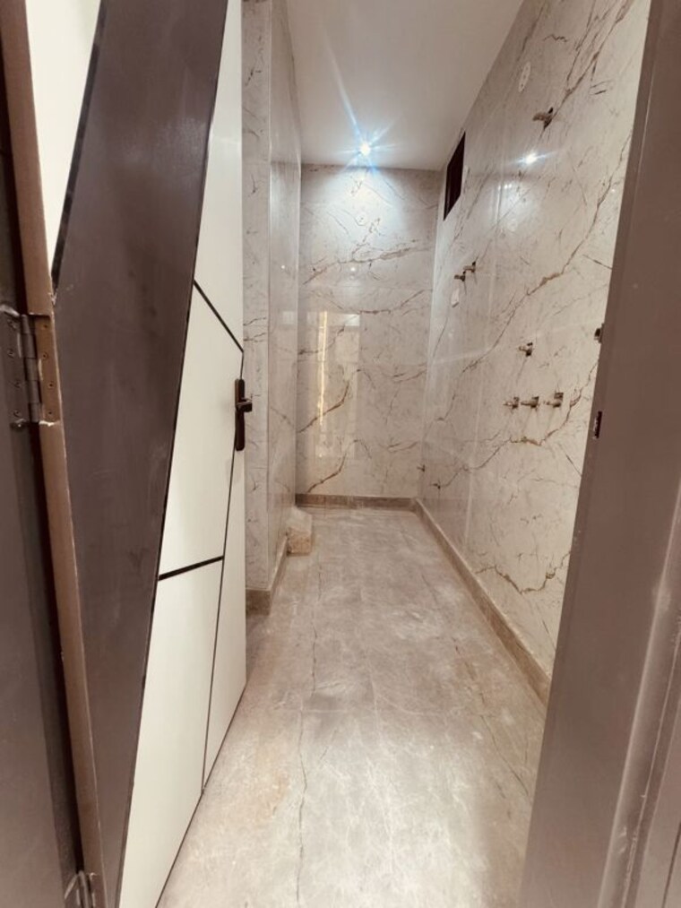 Bathroom, uttam nagar west 3 Bedroom 900 Sq.Ft. Builder Floor In Uttam Nagar West Delhi 10463920