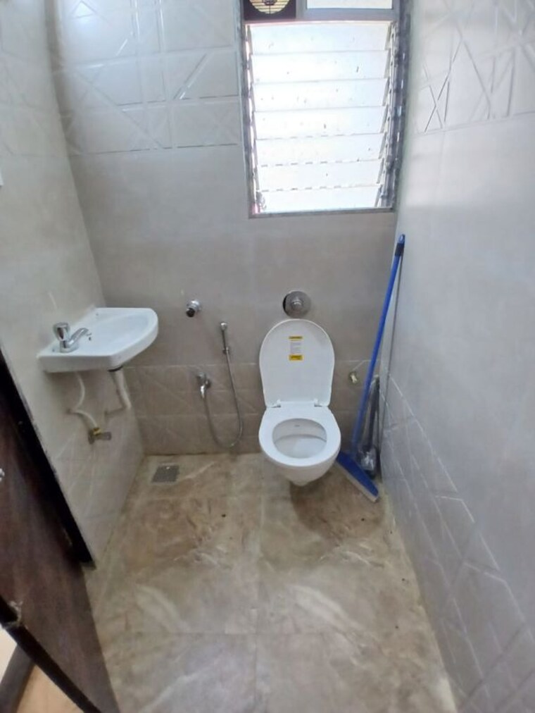 Bathroom, tirupathi-the-windsor 1 RK 275 Sq.Ft. Apartment In Kandivali East Mumbai 10463937