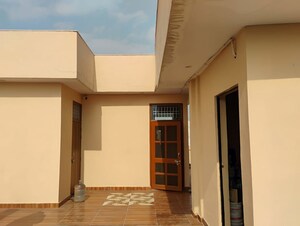 Building Lobby in 1 BHK Builder Floor at Sector 71 – for Rent