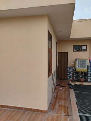 Building Lobby in 1 BHK Builder Floor at Sector 71 – for Rent
