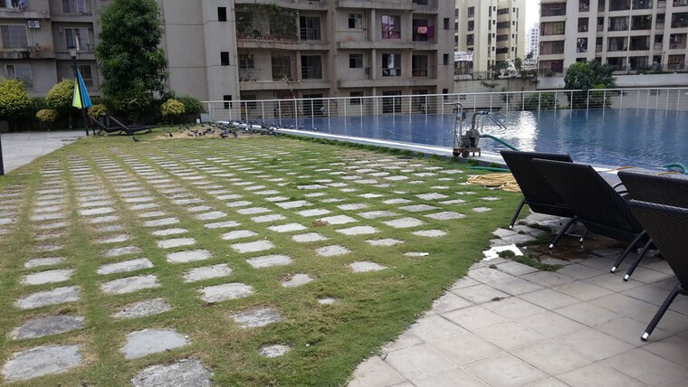 Parking, clover-everest-world-chs-ltd 3 Bedroom 950 Sq.Ft. Apartment In Kolshet Road Thane 10463954