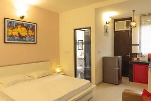 Room in 1 RK Builder Floor at DLF Independent Floors, Dlf City Phase 3 – for Rent