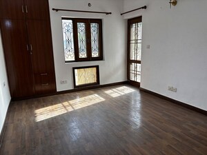 Room in 3 BHK Apartment at ATS Green Village, Sector 93a – for Rent