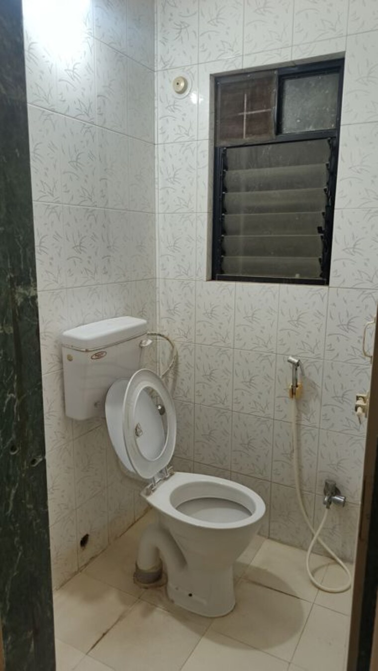 Bathroom, manmohan-park 1 Bedroom 600 Sq.Ft. Apartment In Bibwewadi Pune 10464000
