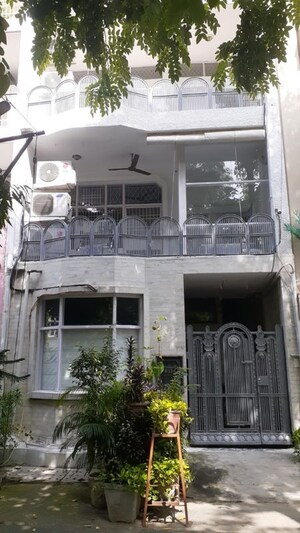 5 BHK Builder Floor For Rent in Vasant Vihar