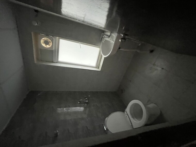 Bathroom, amrapali-ivory-heights 2 Bedroom 805 Sq.Ft. Apartment In Amrapali Dream Valley Greater Noida 10464043