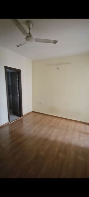 Room in 3 BHK Apartment at Amrapali Verona Heights Phase II, Amrapali Leisure Valley – for Sale