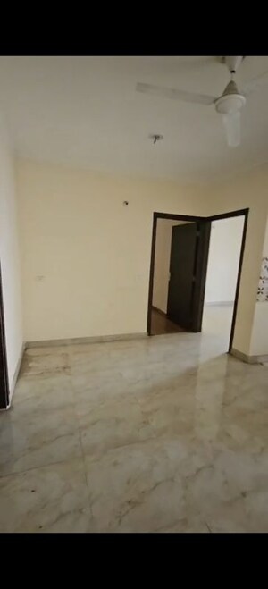Room in 3 BHK Apartment at Amrapali Verona Heights Phase II, Amrapali Leisure Valley – for Sale
