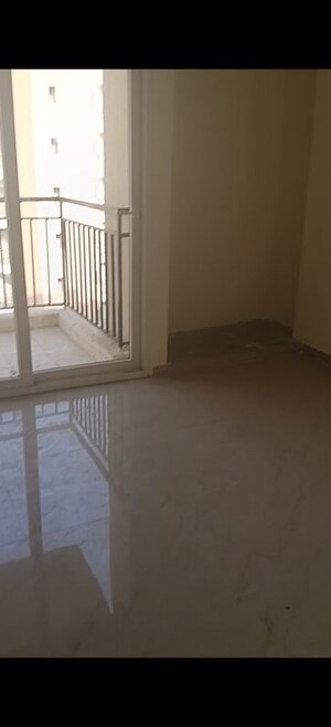 Room in 3 BHK Apartment at Amrapali Verona Heights Phase II, Amrapali Leisure Valley – for Sale