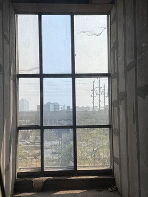   Shop at Adihm Ithums Galleria, Alpha Ii Greater Noida – for Sale
