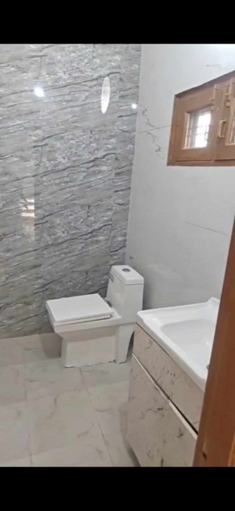 Bathroom, sector 21d 3 Bedroom 1800 Sq.Ft. Independent House In Sector 21d Faridabad 10464081