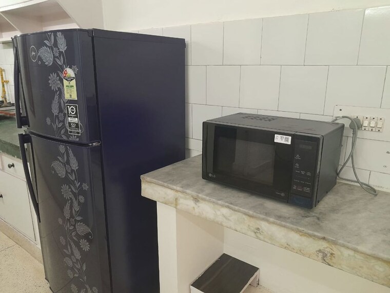 Kitchen, new friends colony 6+ Bedroom 500 Sq.Yd. Builder Floor In New Friends Colony Delhi 10464094