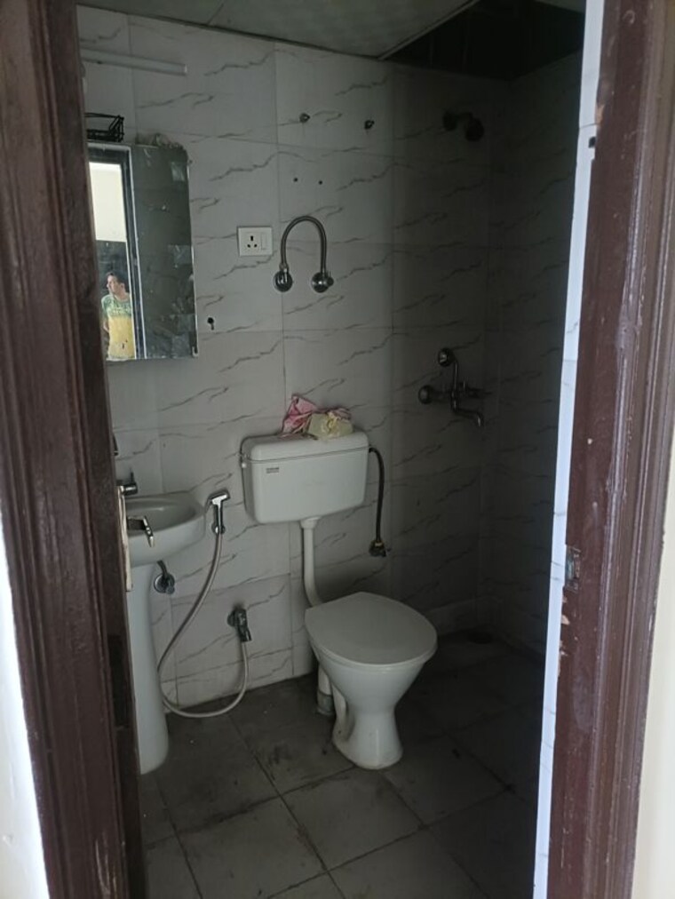 Bathroom, panchsheel-greens 2 Bedroom 845 Sq.Ft. Apartment In Sector 16 Greater Noida Greater Noida 10464114