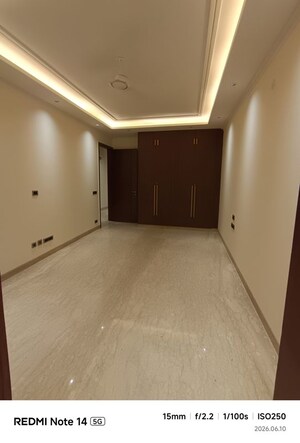 Room in 3 BHK Builder Floor at Greater Kailash I – for Rent