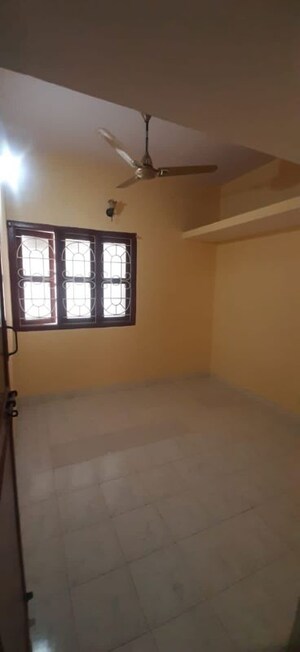 Room in 4 BHK Independent House at Benson Town – for Sale