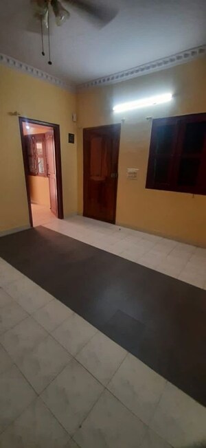 Room in 4 BHK Independent House at Benson Town – for Sale
