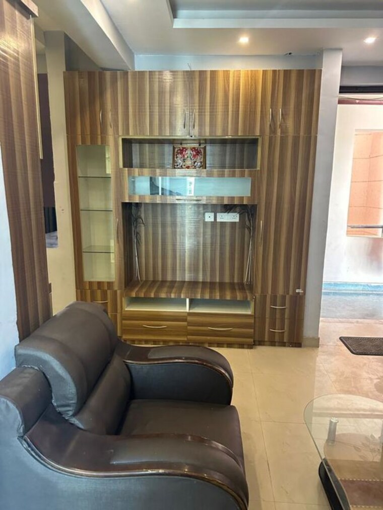 Living Room, h-r-buildcon-elite-homz 2.5 Bedroom 1255 Sq.Ft. Apartment In Sector 77 Noida 10464174