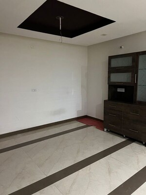 Room in 3 BHK Builder Floor at Phase 4 – for Rent