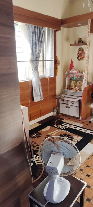 Bedroom in 2 BHK Apartment at Ashish CHS Andheri, Andheri West – for Rent