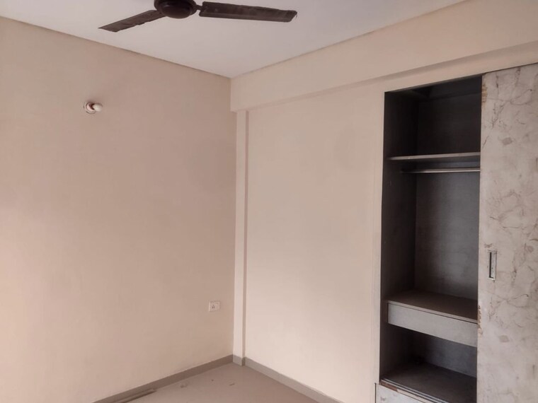 Other, amrapali-ivory-heights 2 Bedroom 1000 Sq.Ft. Apartment In Amrapali Dream Valley Greater Noida 10464204