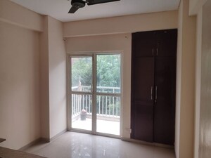 Room in 2 BHK Apartment at Amrapali Ivory Heights, Amrapali Dream Valley – for Rent