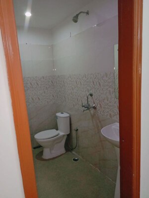Bathroom in 2 BHK Builder Floor at Ardee City, Sector 52 – for Rent